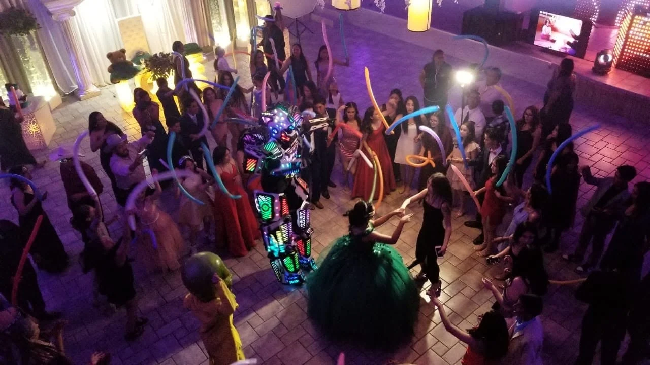 El ambiente de la fiesta de XV años